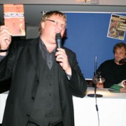 Zur ersten Leipziger Krimi-Nacht / Buchmesse 2007, moderiert von  Axel Thielmann (Sprecher)